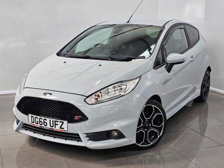 FORD FIESTA 1.6 T EcoBoost ST-200