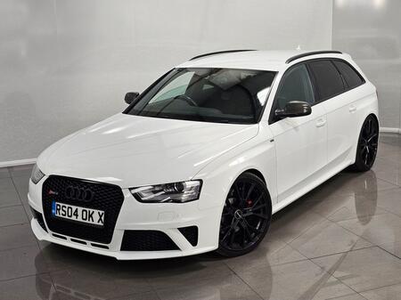 AUDI RS4 4.2 FSI V8