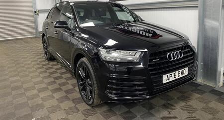 AUDI Q7 3.0 TDI V6 S line