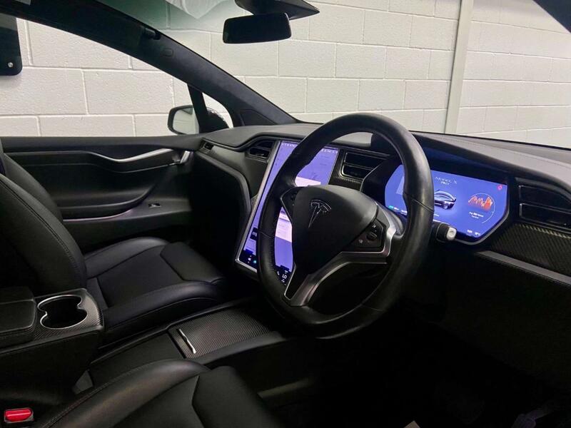 TESLA MODEL X