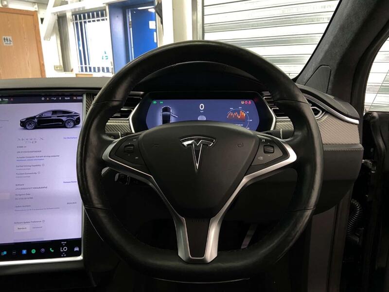 TESLA MODEL X