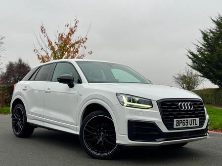 AUDI Q2 1.6 TDI 30 Black Edition