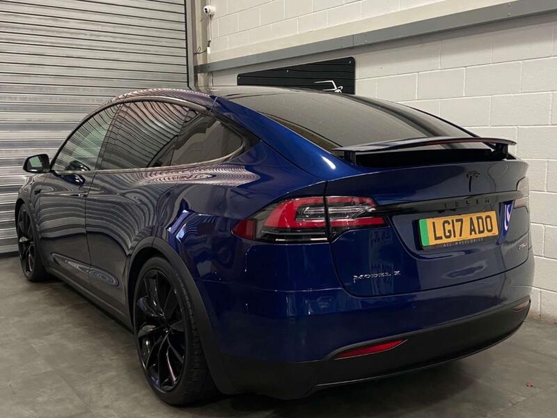 TESLA MODEL X