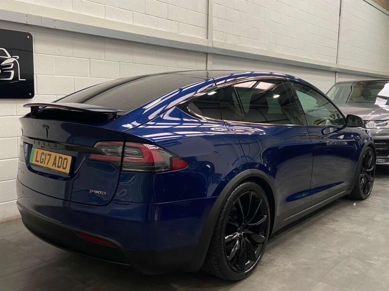 TESLA MODEL X