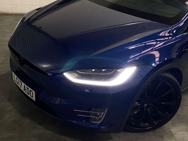 TESLA MODEL X