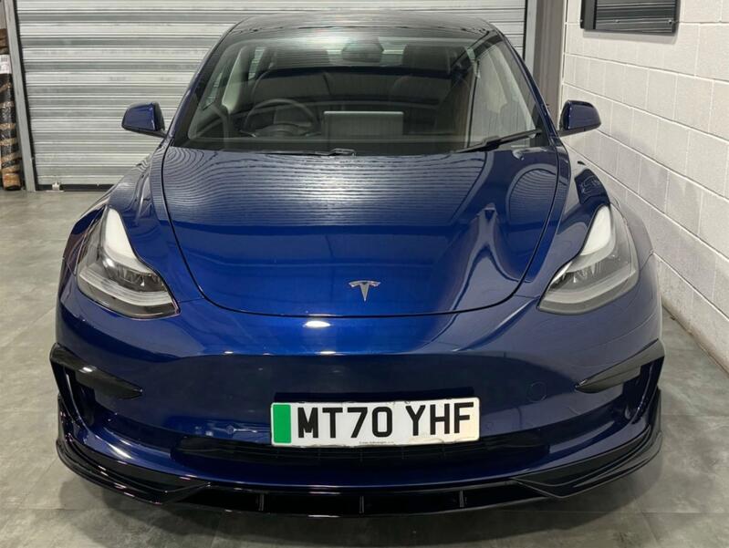 TESLA MODEL 3