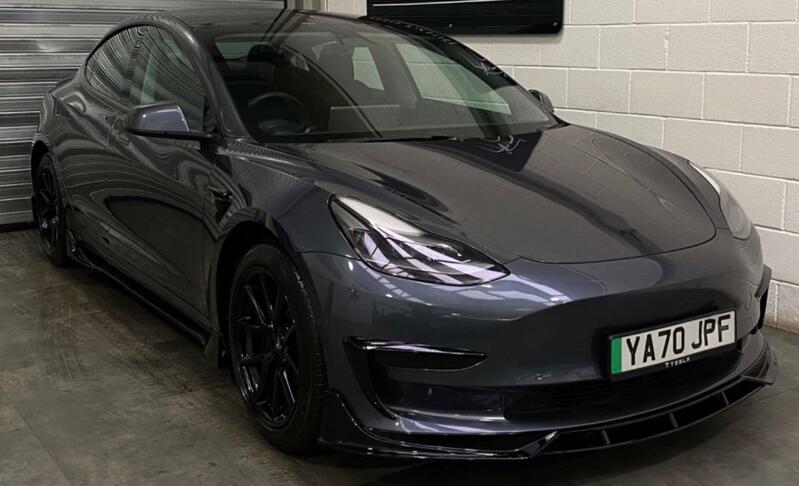 TESLA MODEL 3