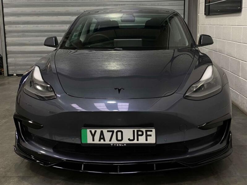 TESLA MODEL 3